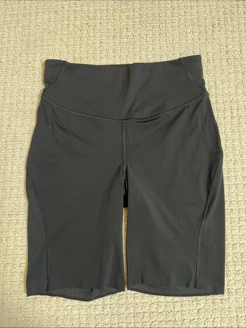lululemon Wunder Train High Rise Shorts Black Size 6
